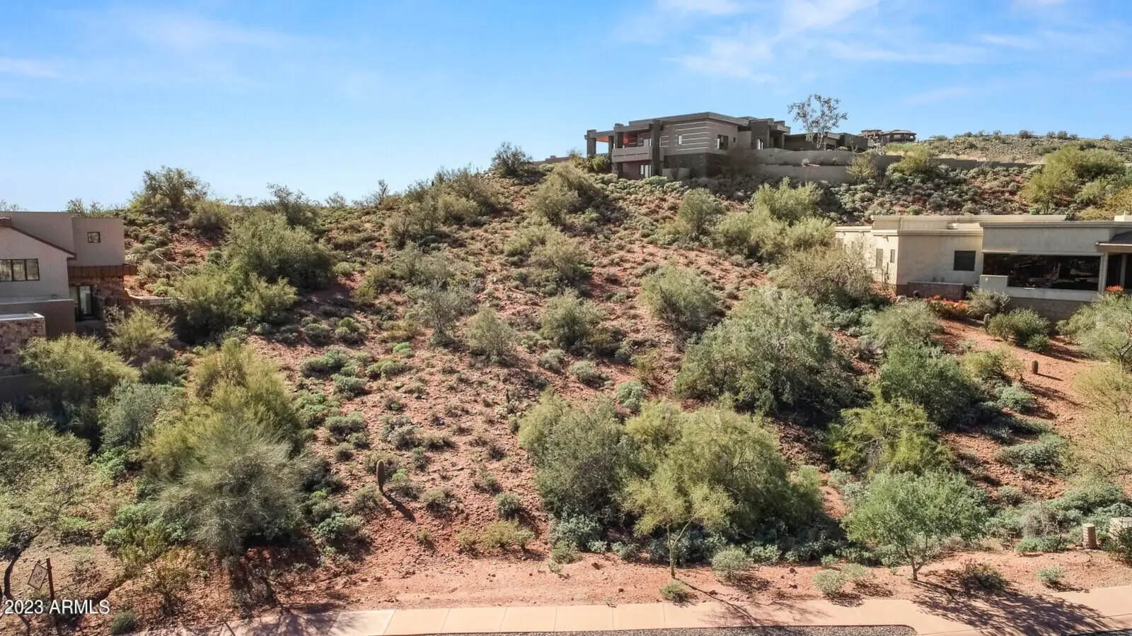 15925-e-tombstone-trail-aerial-front-close